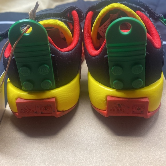Infant addidas Lego edition sneakers - Picture 3 of 8